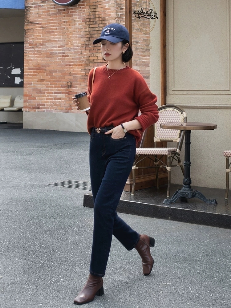 维杰色纺：30+女性秋后降温怎么穿？毛衣针织衫配牛仔裤高级减龄，温