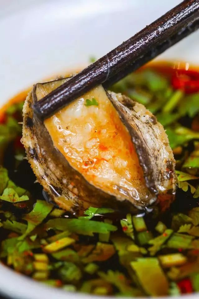 三头鲍鱼多少钱一只第一次去饭店里吃鲍鱼