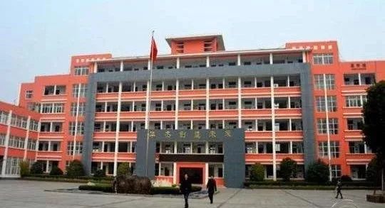 连云港各初中考入新海高中人数统计，最好的学校究竟是…