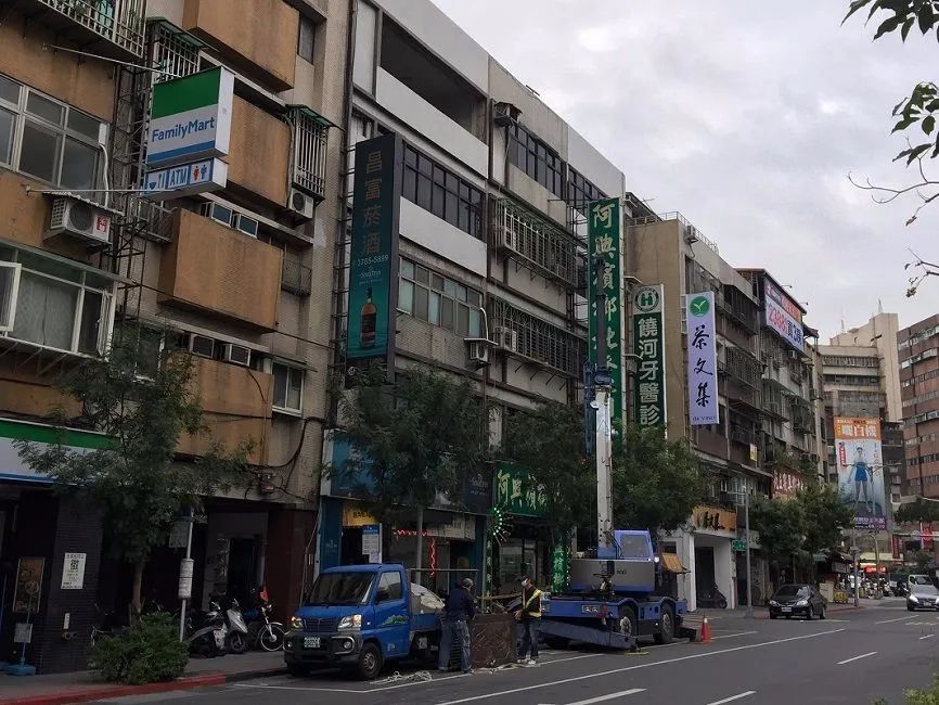 爆改40年老房！老木头装修惊艳蜕变，复古与现代完美融合