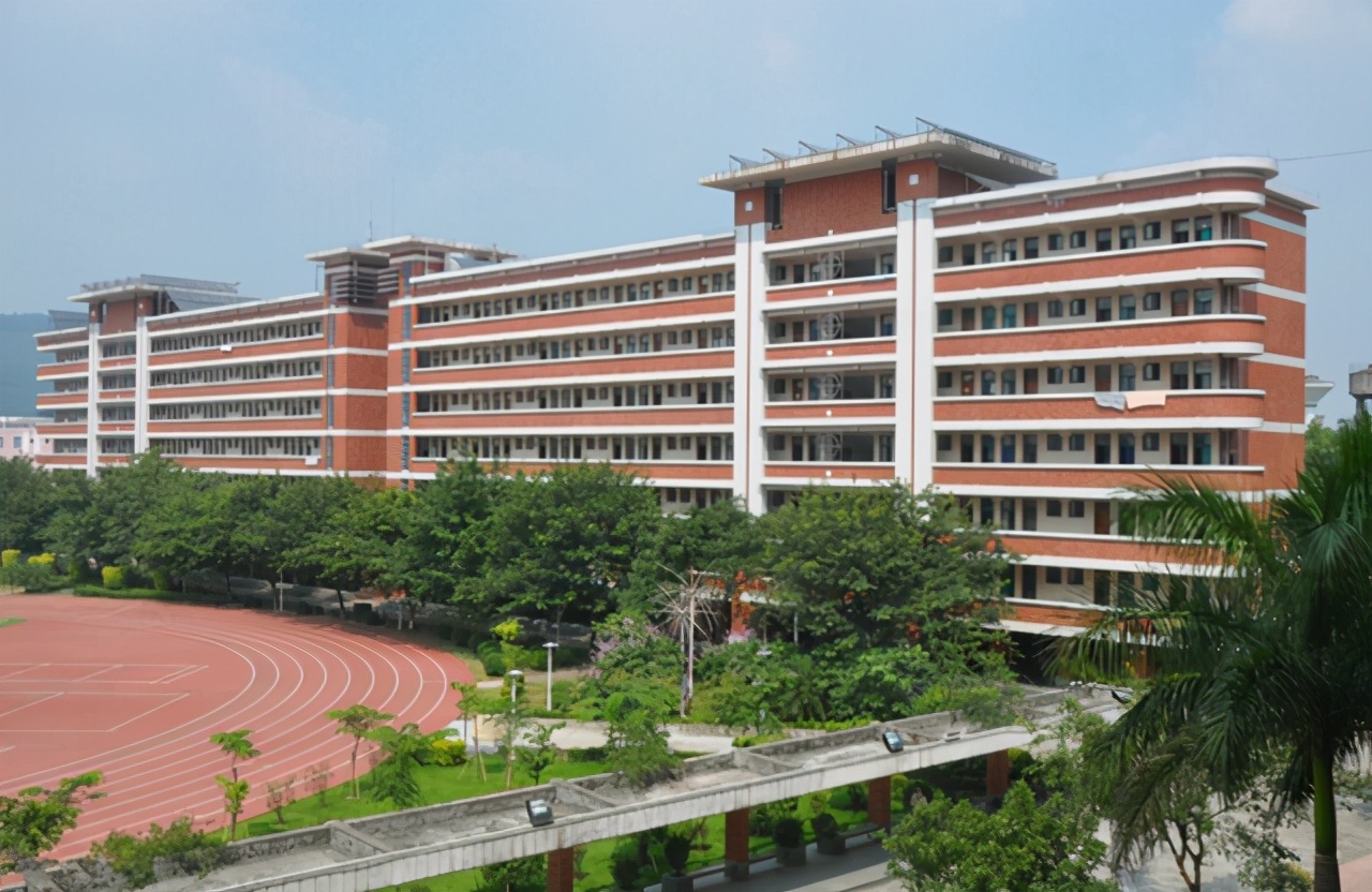 广东这3所二本大学录取分低，但就业超好，考公务员比例很高