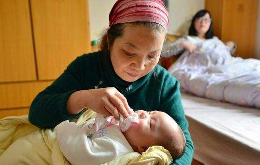 给刚生完孩子的产妇10点建议，促进恢复和母乳喂养，看完收藏