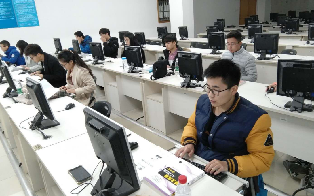 学生党最关注的问题来了，大学专业“收入”排行，软件工程成榜首