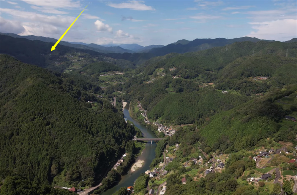 80后的他买下废弃学校，独居的日子一过就是7年，虽孤独却很自由