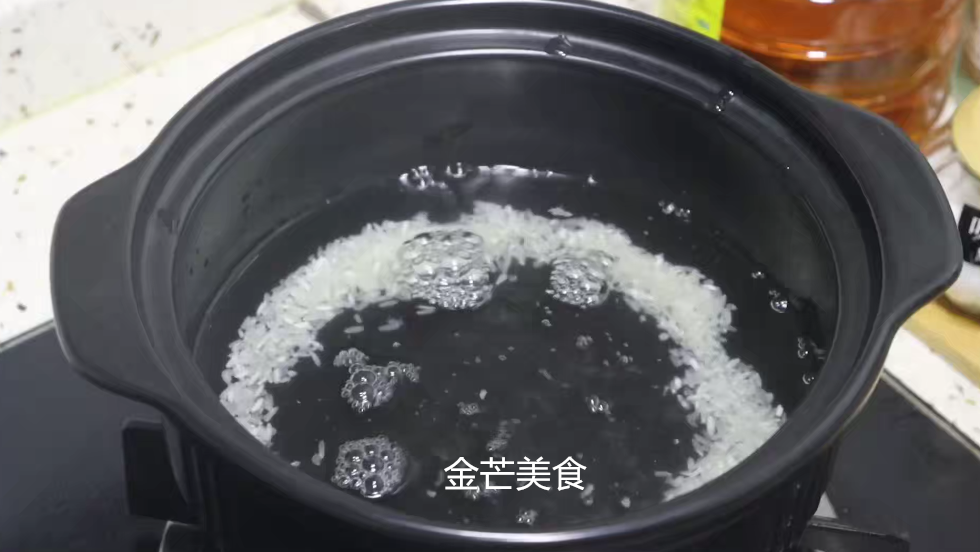 新砂锅不养护，再好质量也容易开裂，教你一个妙招，开锅后不开裂