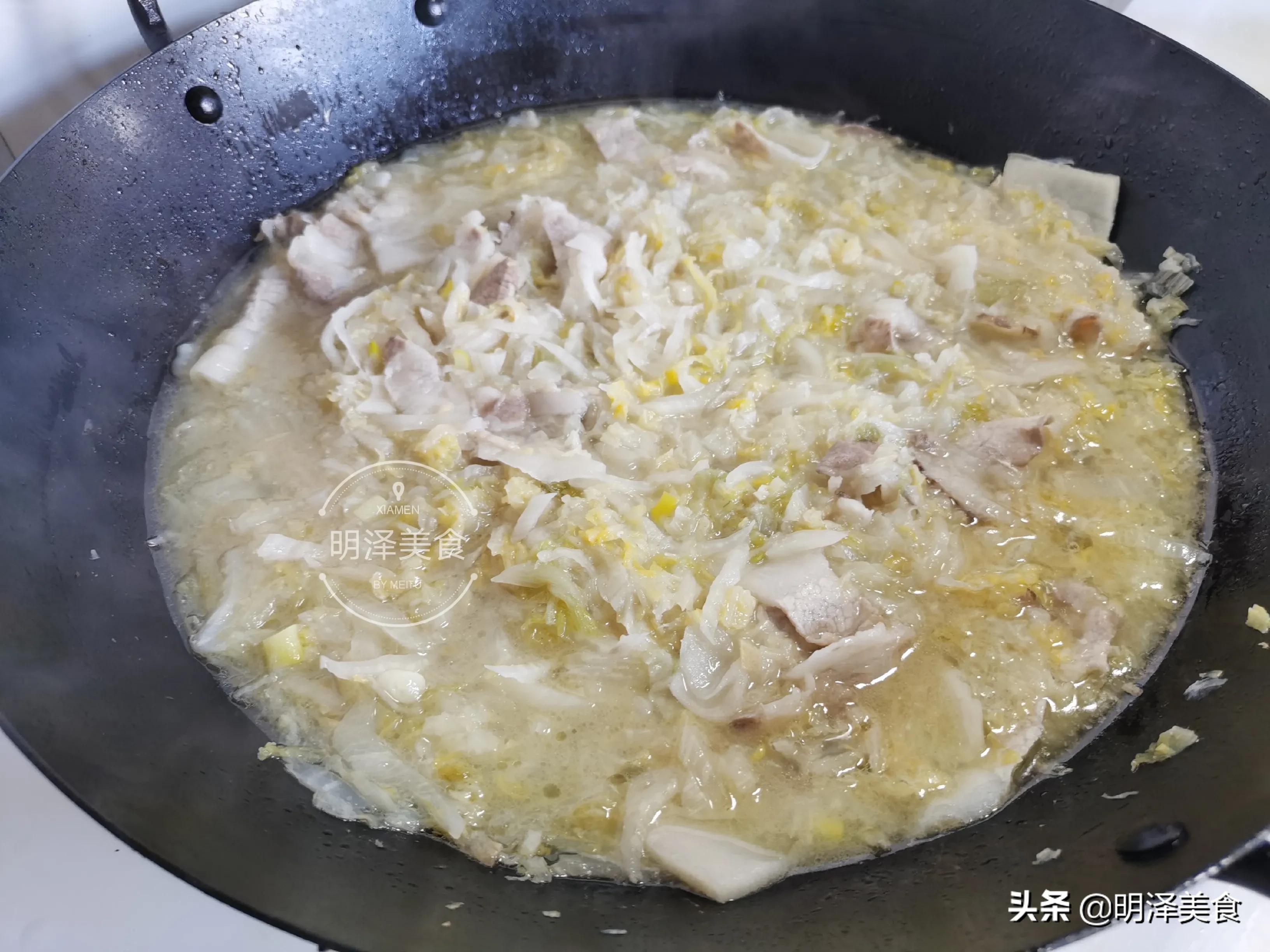 酸菜汆白肉做法（酸菜汆白肉这样做味道鲜美）