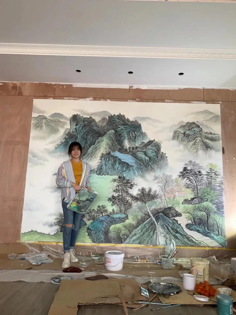 故事：95后美女装修工，糊一面墙10万，订单排到明年6月，她凭啥