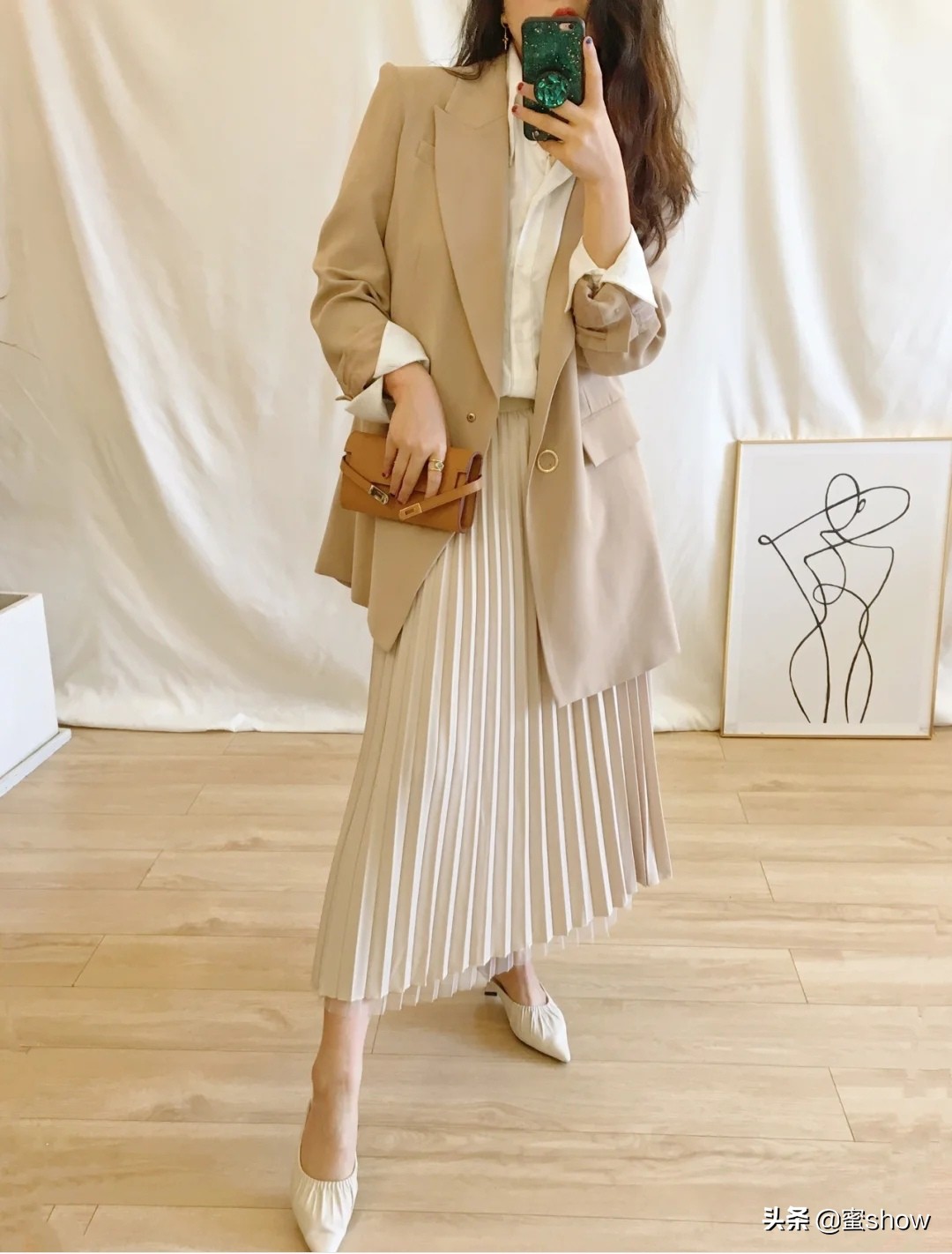 杏色西装 打底衫 半身裙