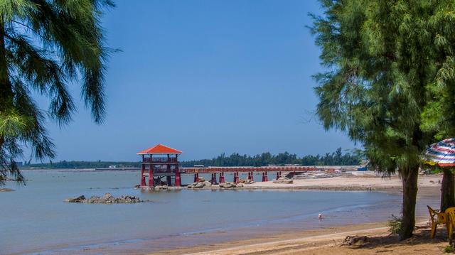 广西这处小众海湾，人少景美，门票还免费，很适合夏季来此自驾游