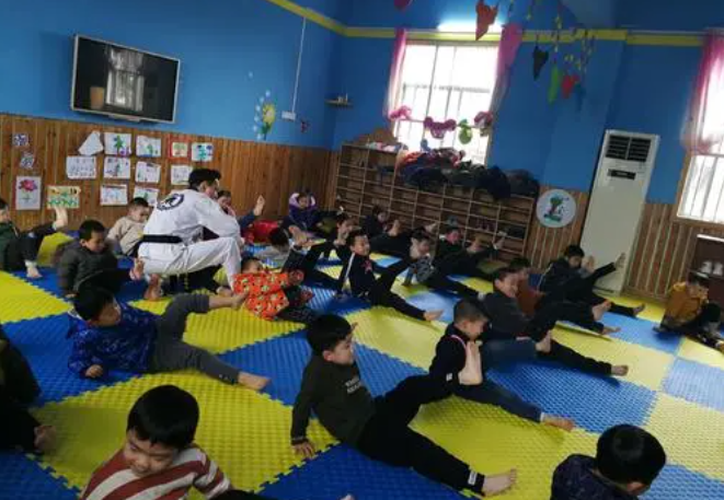 幼儿园一次性开15个“兴趣班”，可能只有一个实用，打基础更重要