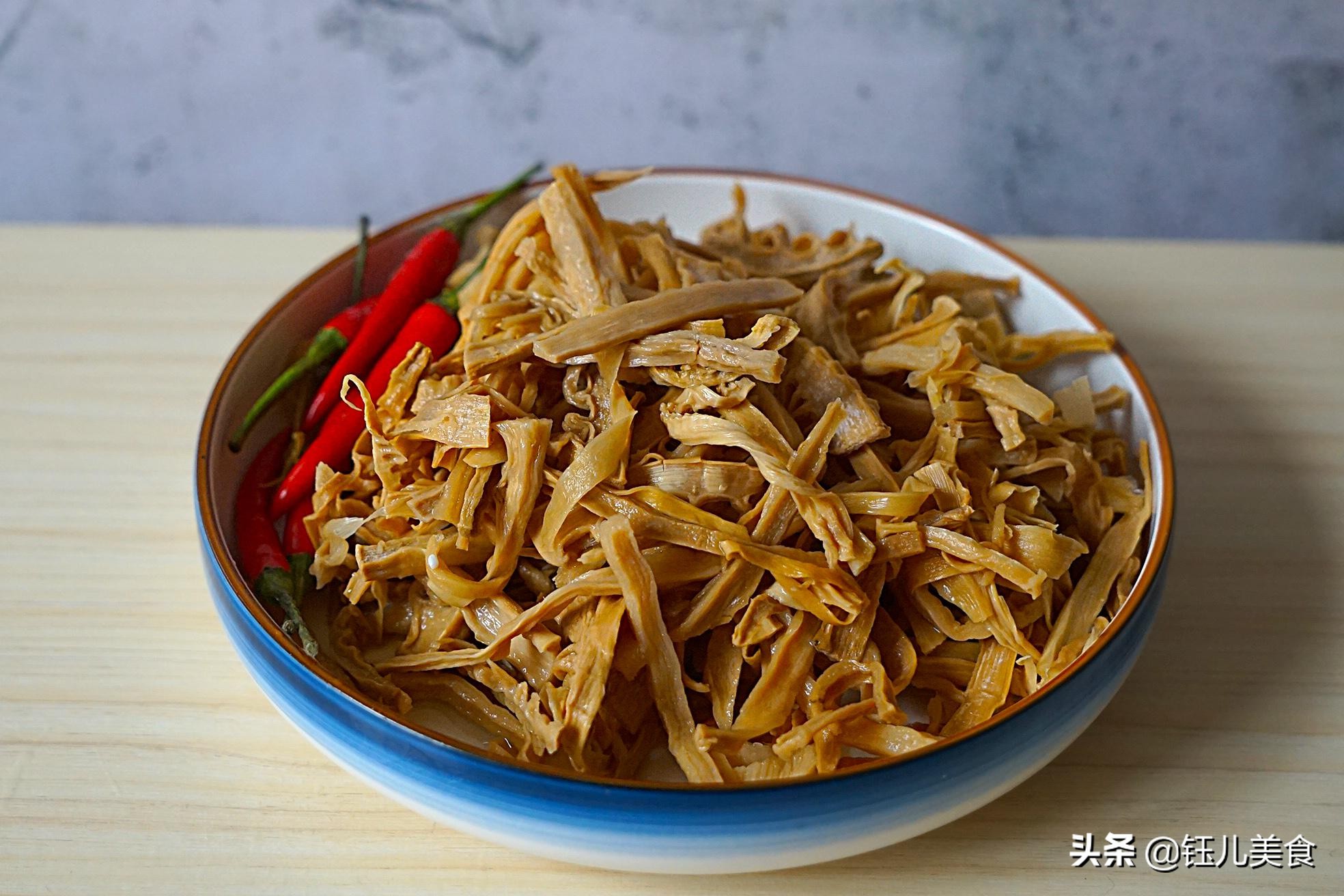 教你腊味正确做法，易熟又入味，炖上一锅不够吃，野味也没它香