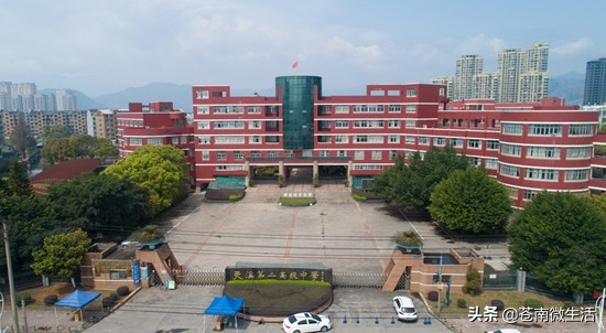 灵溪校园①</p><p>　　嘿！好久不见，甚是想念