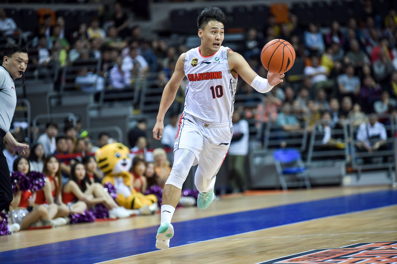 中国后卫为什么难进nba打球(深度分析：为什么中国的后卫在NBA难以立足，原因只有这几点！)