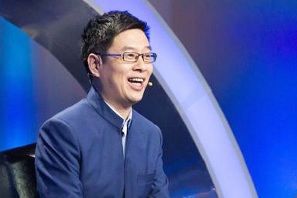 郦波发表了一首七绝，民间高手与其掐架，结果都败给了电脑写的诗