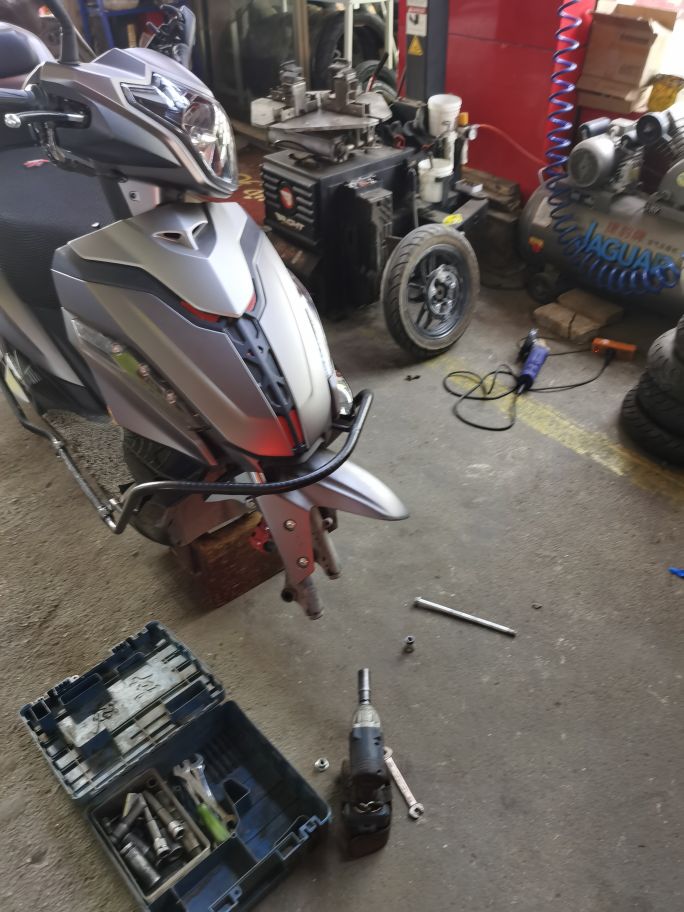 安全第一 豪爵USR125换半热熔胎