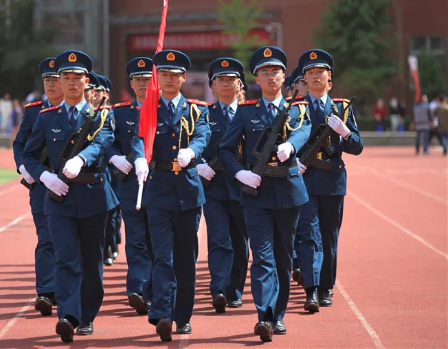 超燃运动盛会·震撼灞柳河畔！西安铁一中滨河第八届体育节暨田径运动会火热进行中……