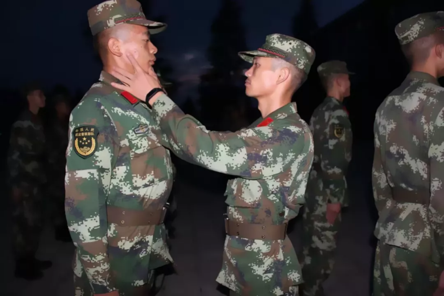 特种兵哥哥、部队美女主持，这5位