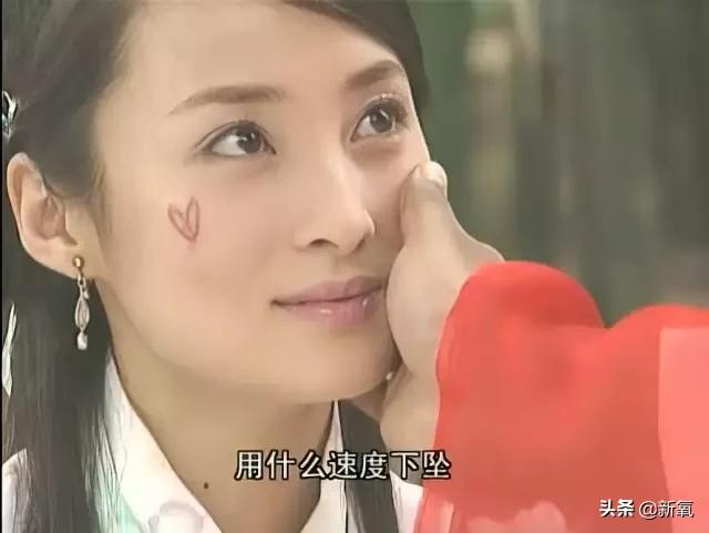 记录了面纱美女，那种不知道自己美丽的状态超有魅力