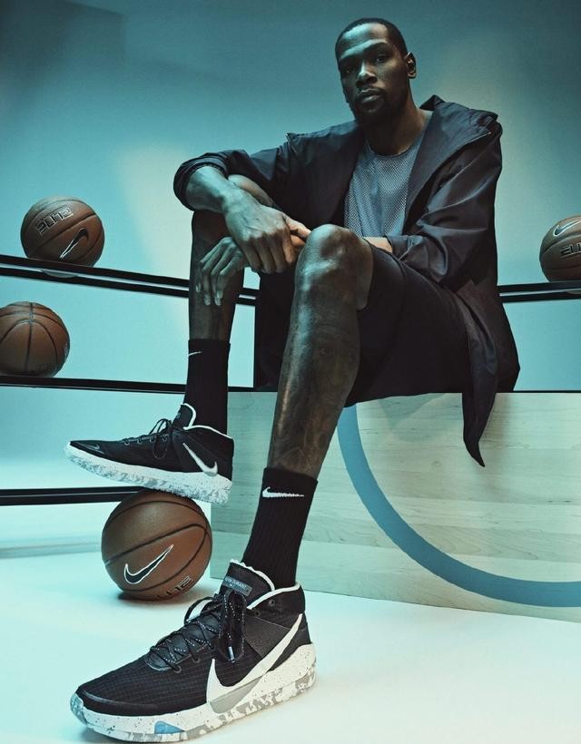 就来分享几款杜兰特上脚的篮球鞋~不过品牌方也不傻,知道可以凭借