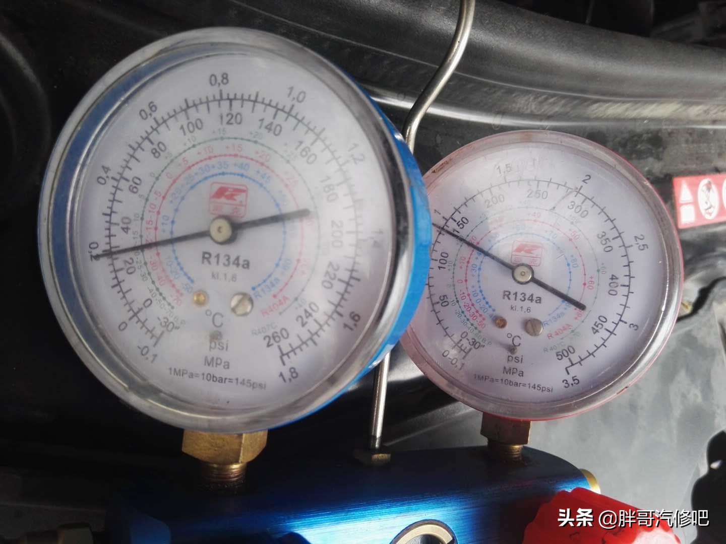 胖哥教大家怎么判断压缩机损坏，奔驰R350可变量压缩机维修