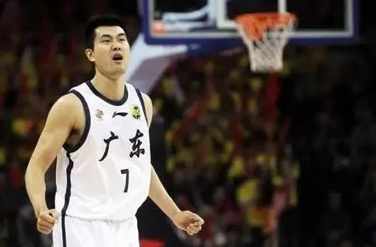 cba7号是哪个人(cba本土7号球员：未来之星张镇麟、郭昊文上榜，王仕鹏绝杀成经典)