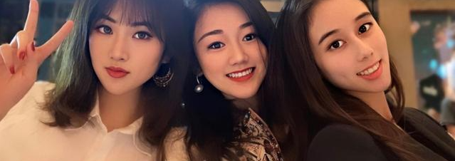 何超欣考上清华研究生，王文也晒恋爱高甜，映射出名媛们的小时代