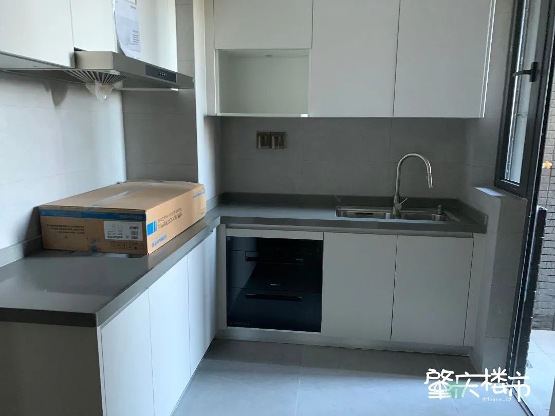 卖售楼部！撤沙盘！肇庆江景盘6字头起清货！曾卖至万元