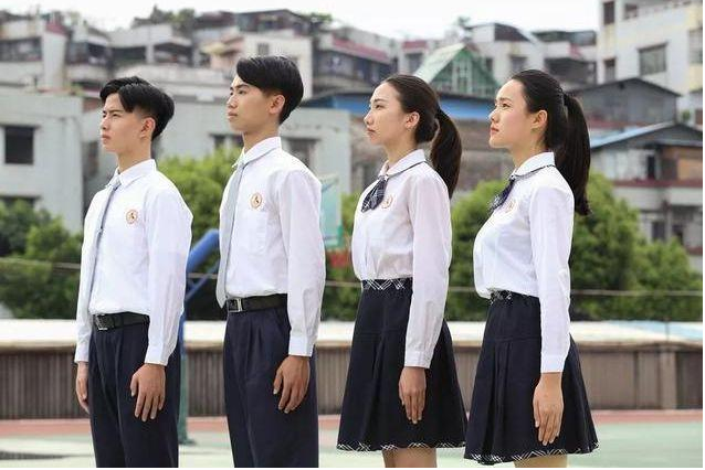 继高中不能招复读生后，私立学校也不能随便进了，学生有喜有忧