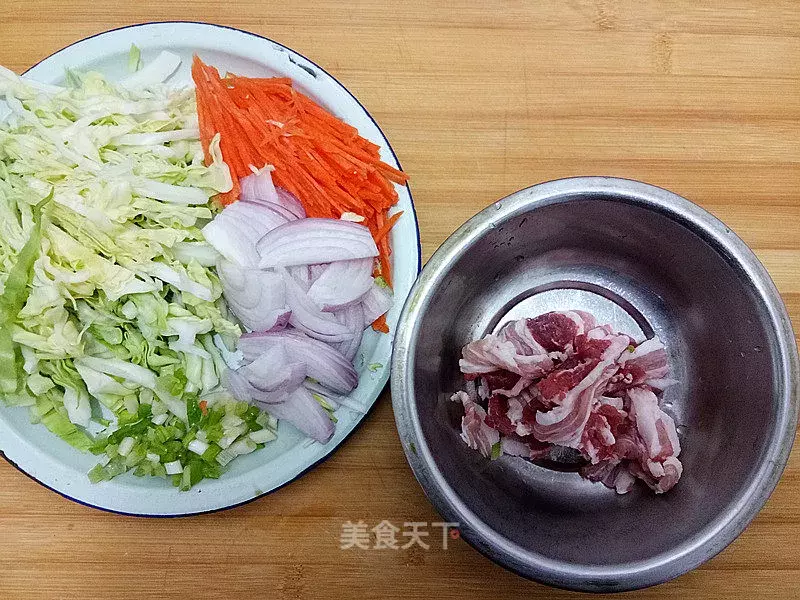 零难度的炒面做法！筋道又入味，吃起来超过瘾～