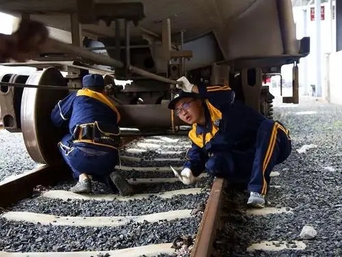 铁路类有啥好专业？有5个毕业就能拿“铁饭碗”，中等生很吃香