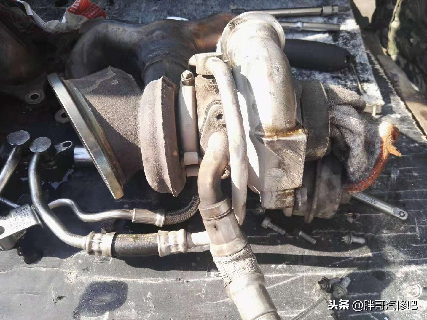 宝马740大修发动机，维修费用惊人，换成油钱胖哥能把车开报废