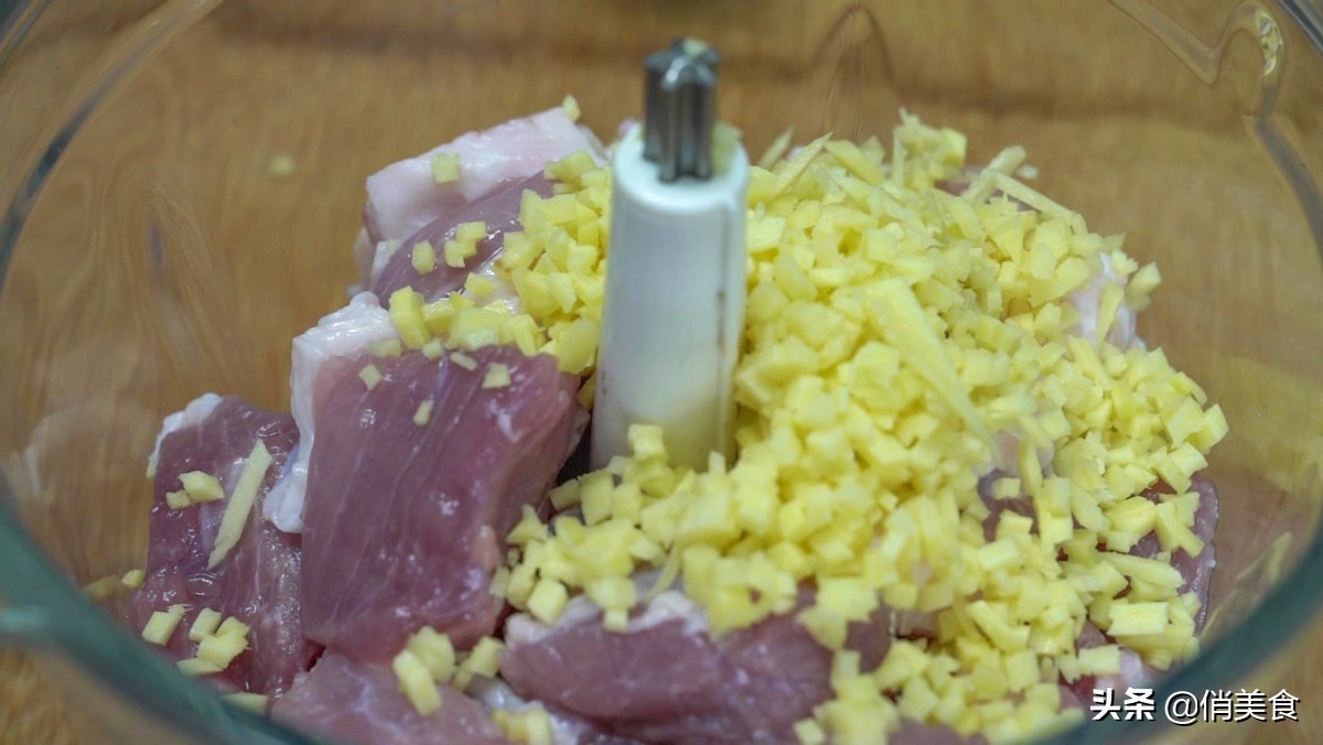 立秋后吃饺子，茴香韭菜靠边站，孩子特馋这种馅，多吃个子蹭蹭长