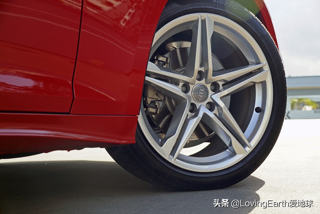 2021款奥迪A5 2.0T双门轿车：比不上宝马的操控感