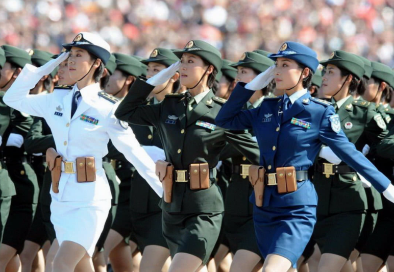 在校大学生迎来好消息，参军有机会保送军校，不过有两个前提条件