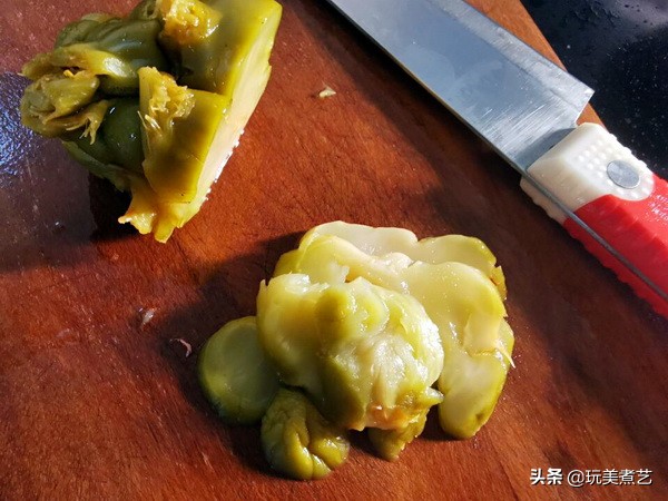 夏天早餐胃口不佳的小伙伴，快来看看开胃包子怎么做