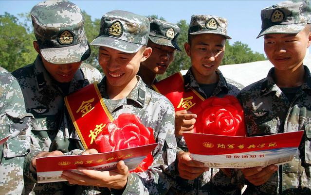 现在当兵考军校容易吗？一个连能有多少人考上军校？建议了解