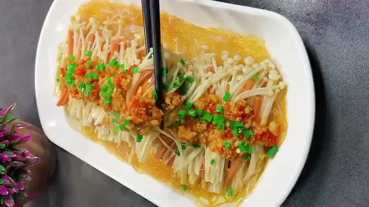 蒜蓉金针菇的家常做法（做法简单家常版蒜蓉金针菇）