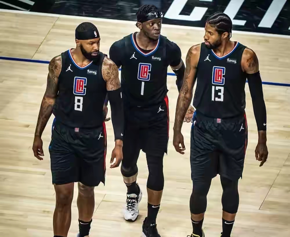 现在nba为什么打外线(得三分者真的能得天下吗？——检阅当前NBA强队们的外线武器库)