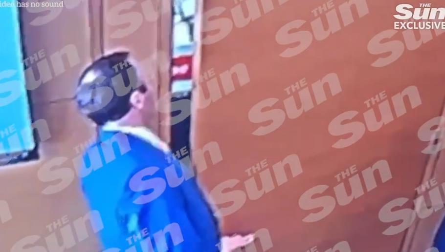 震撼全英的激情60秒！已婚部长出轨三孩妈女下属，办公室接吻摸臀