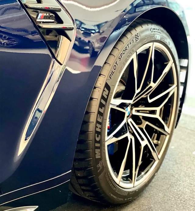 地表最强“3系”！全新宝马M3实车，6缸引擎马力超500匹