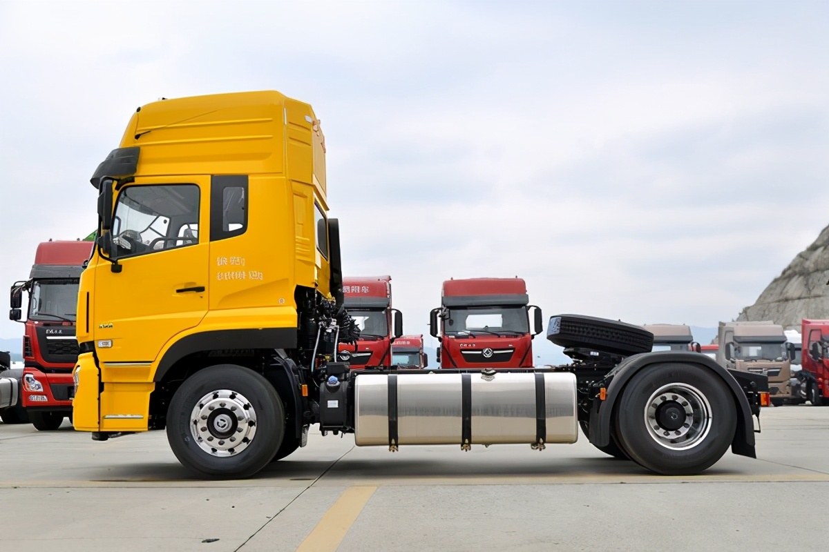 480马力康机 14挡龙擎amt,东风天龙vl跑快递也是没谁了