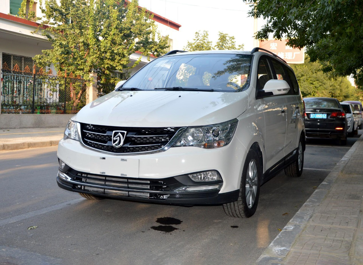 空间大,油耗低,销量破百万的国产mpv,带你看宝骏730
