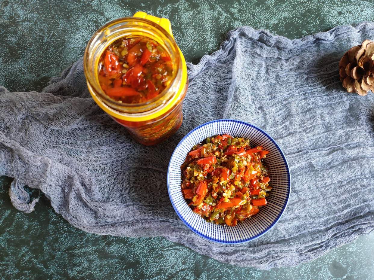 辣椒酱如何长期保存不变质？老厨师：做到3点，放一年都不坏