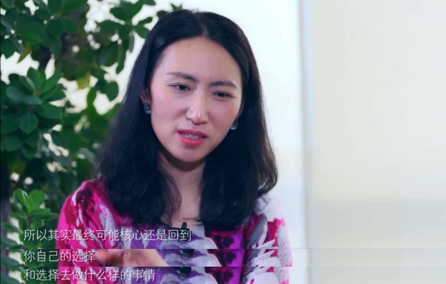 自信、自知、自觉，李一诺勇敢追寻女性自我价值，活出充盈人生