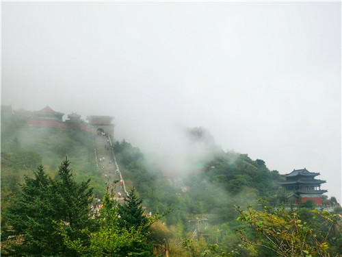 描寫泰山秋天景色優美句子_逛逛句子網