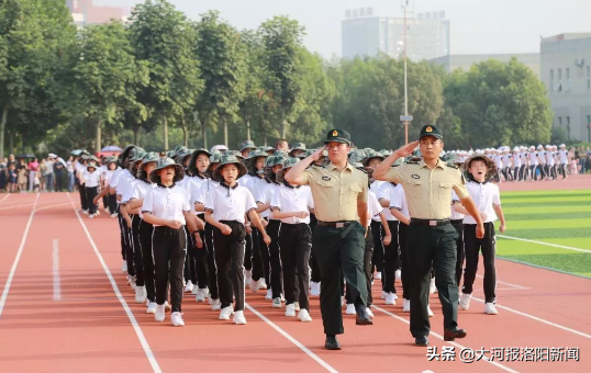 洛阳二外2019年新生国防教育暨入校课程闭营仪式圆满收官