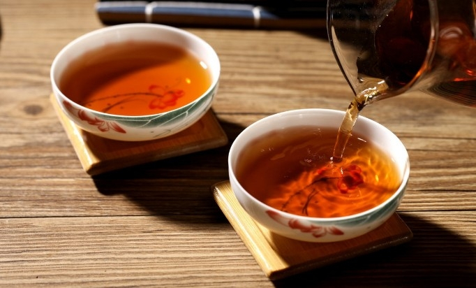 吃什么能快速解酒？医生强调：蜂蜜水、浓茶没用！试试这些妙招
