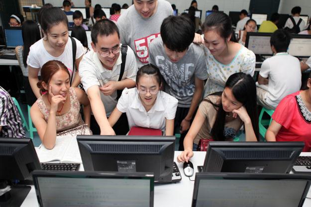 广东部分大学招生分数“跳水”，降到不足150分，仍缺额近9000人