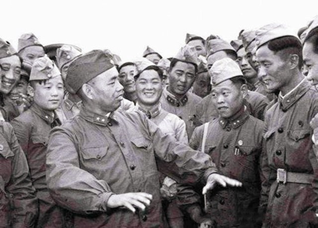 许世友上将视察学校，坚称校门口地下有煤，军代表派人狂挖十几米