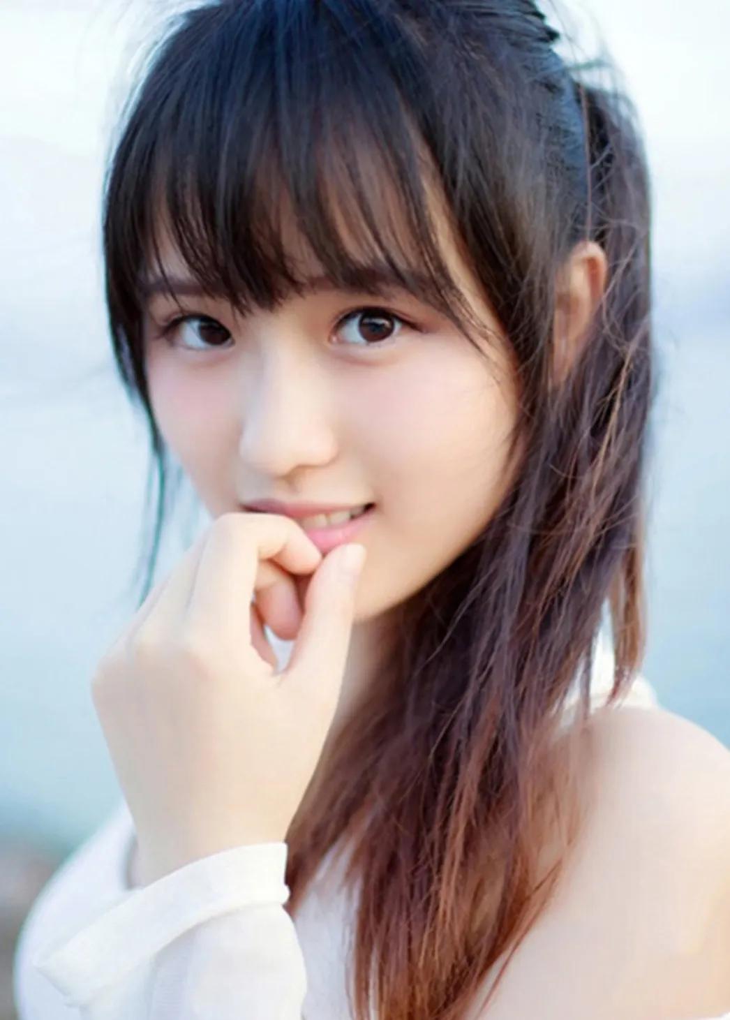 13描写头发的优美句子(赞美长发飘飘的唯美句子) _力贝号